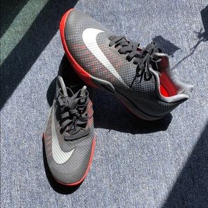 Nike - Hyper Live 10.5